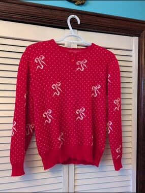 Vintage Women's Knit Sweater with White Bow Pattern